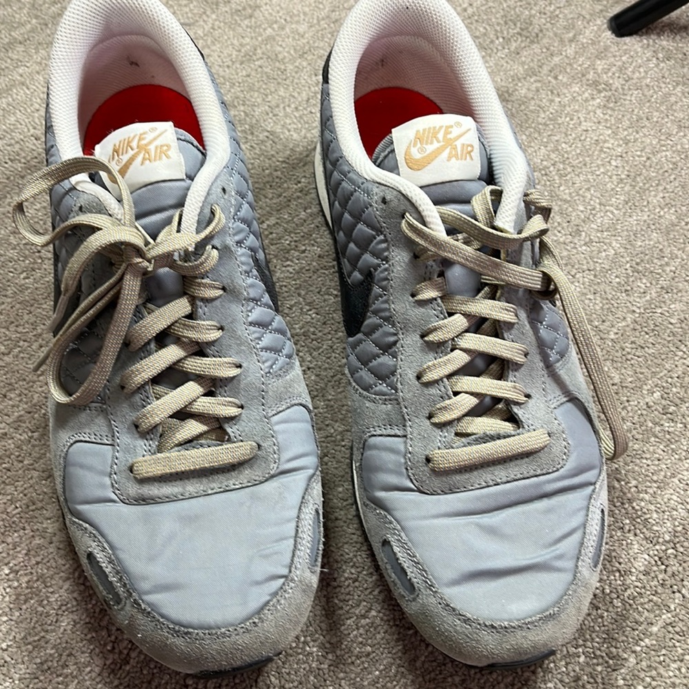 Nike Men’s Gray and Black Quilted Sneakers